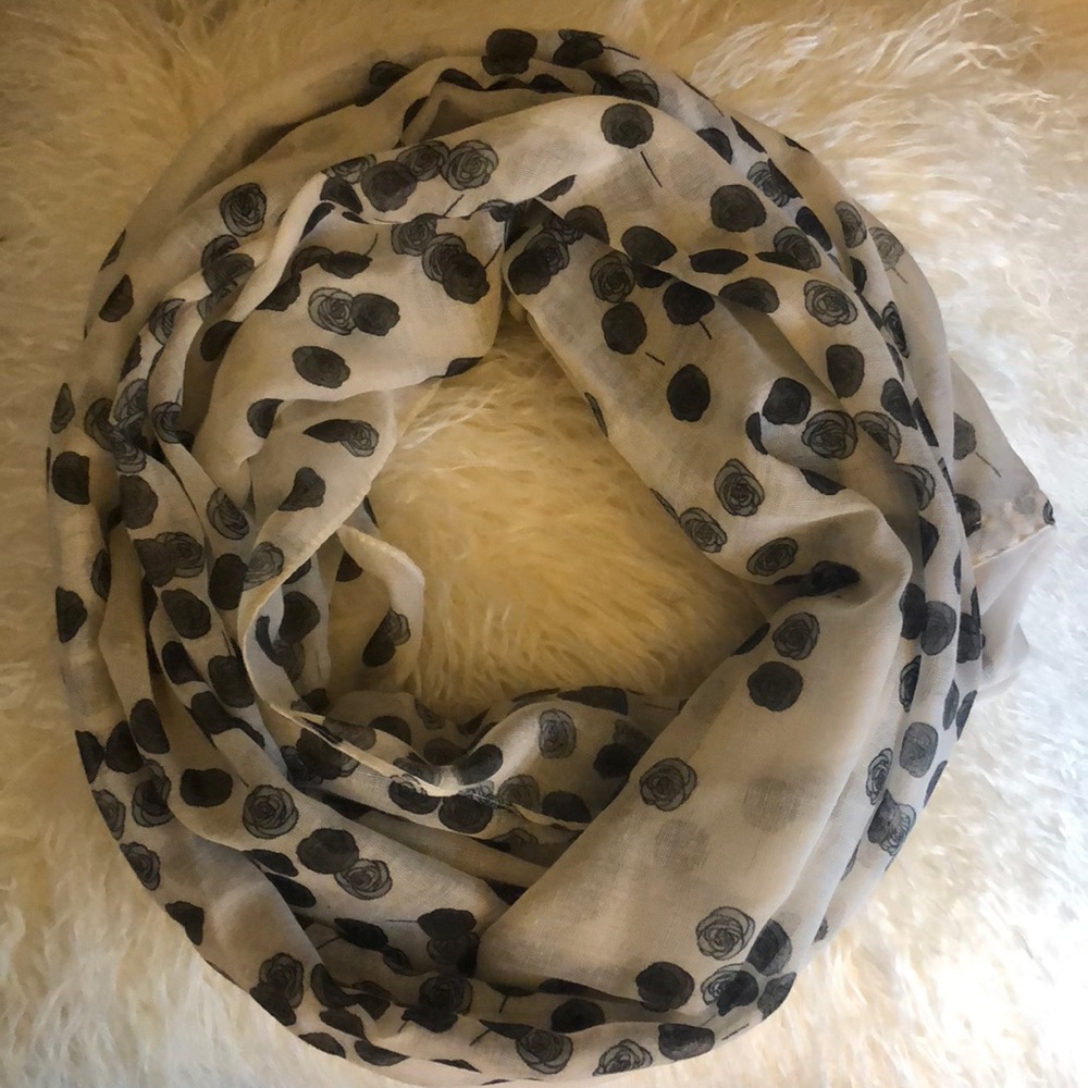 Rose 🌹 scarf